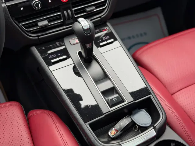 Porsche Macan — Фото автомобиля 11