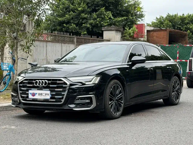 Фотография автомобиля — Audi A6L
