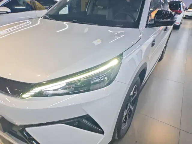 BYD Yuan PLUS — Фото автомобиля 23