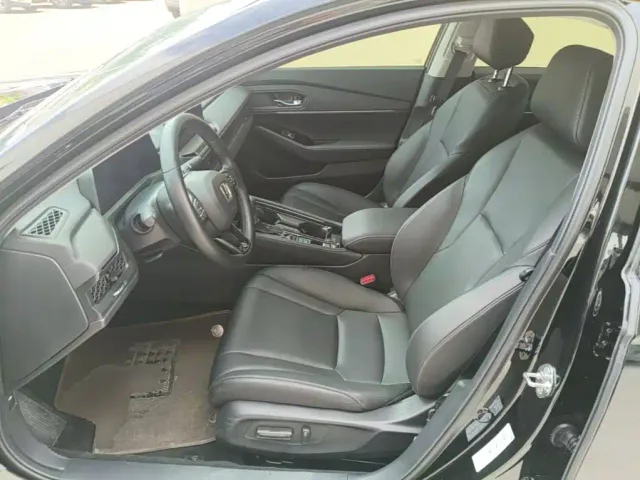 Honda Accord — Фото автомобиля 10