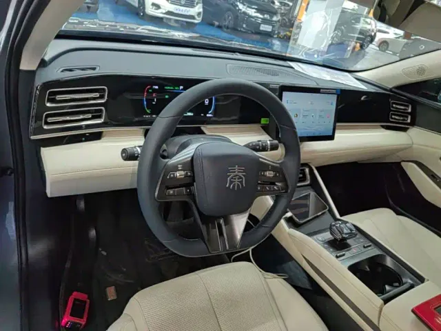 BYD Qin L — Фото автомобиля 9