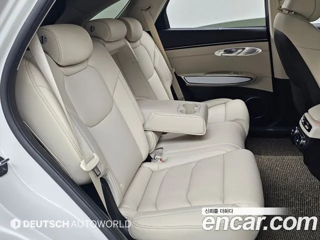 Genesis GV70 — Фото автомобиля 12