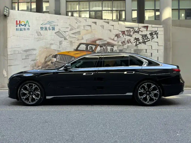 BMW 7 Series — Фото автомобиля 3