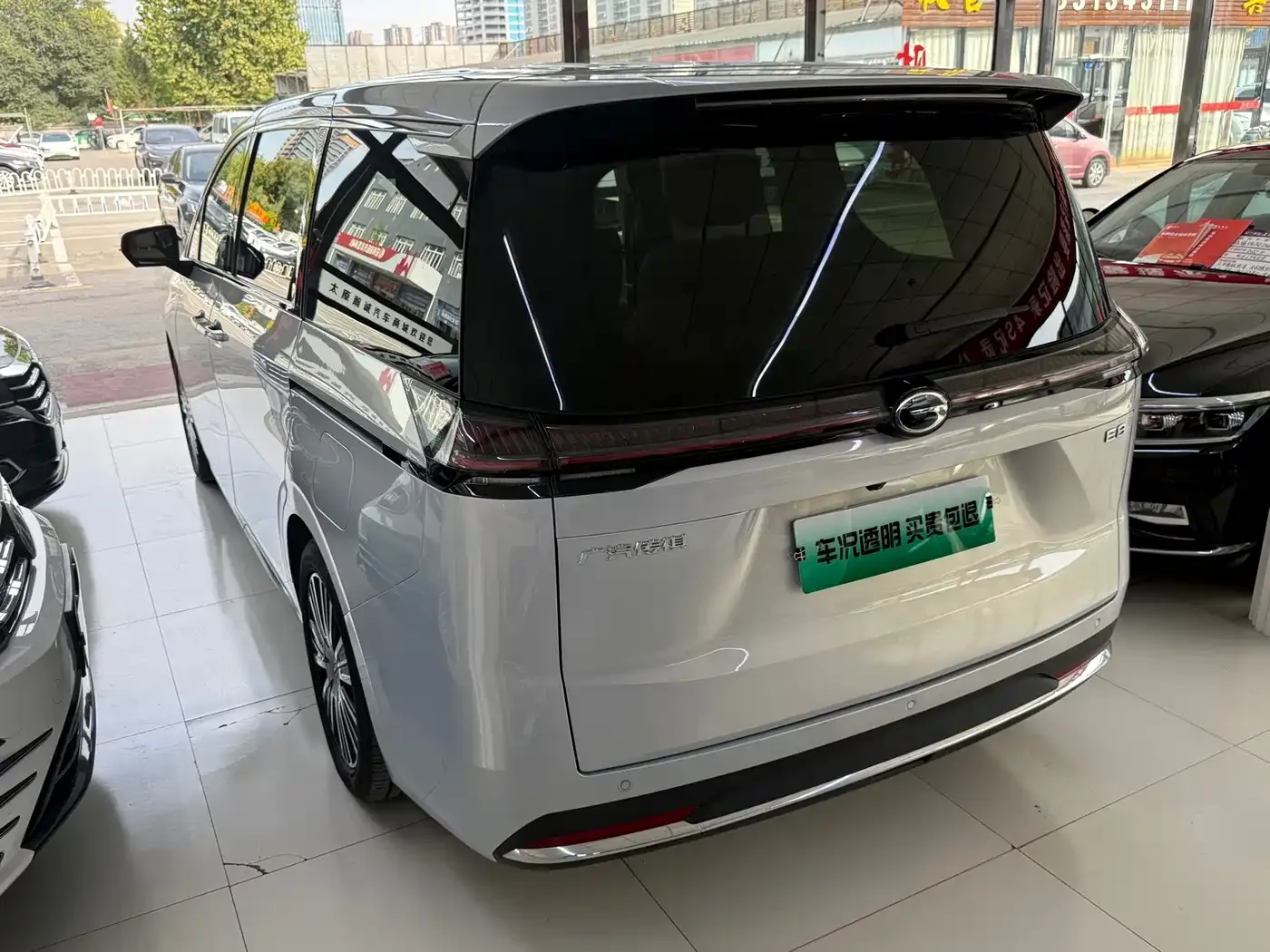 GAC Trumpchi Trumpchi E8 NEV 2024 150km Soaring Glory+ — Фото автомобиля 13