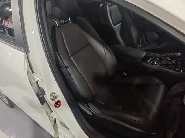 Mazda Axela — Фото автомобиля 24