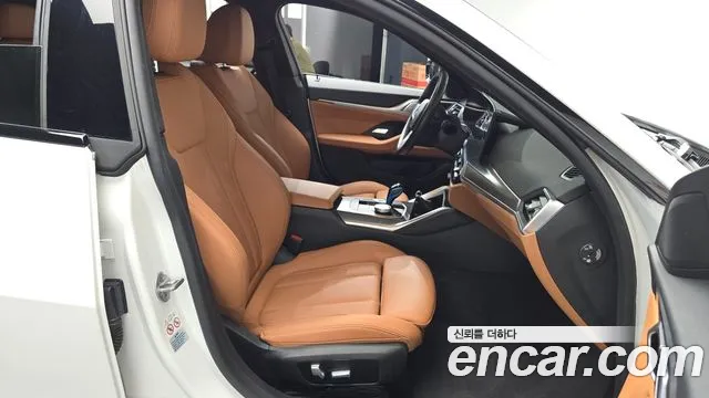 BMW i4 — Фото автомобиля 16
