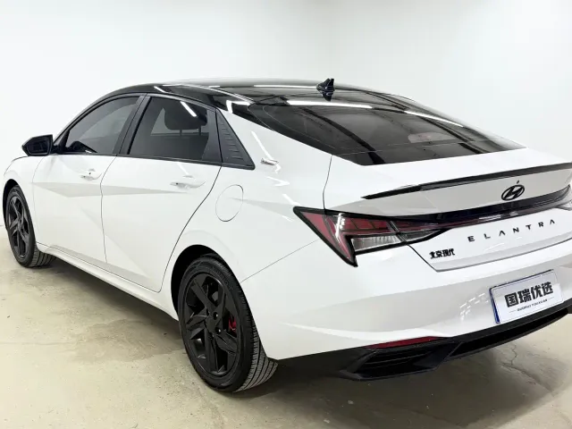 Hyundai Elantra — Фото автомобиля 6
