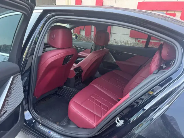 BMW 5 Series — Фото автомобиля 5