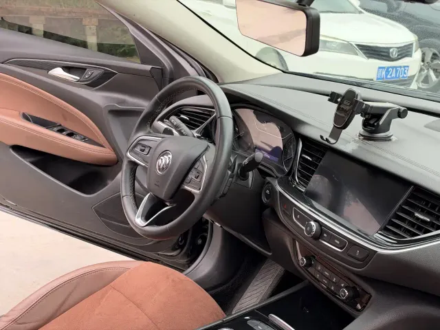 Buick Regal — Фото автомобиля 14