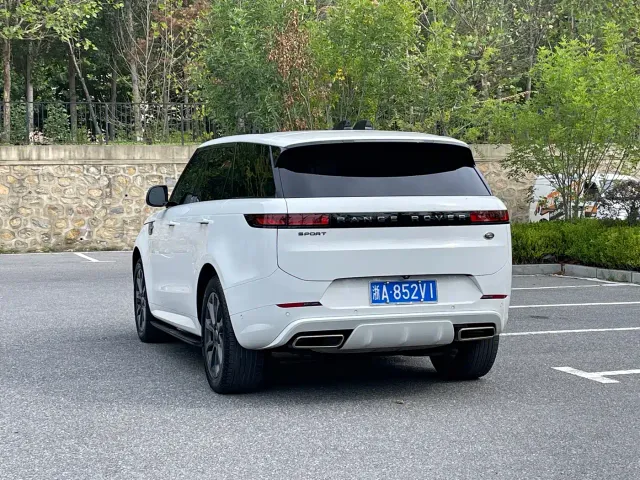 Land Rover Range Rover Sport — Фото автомобиля 8