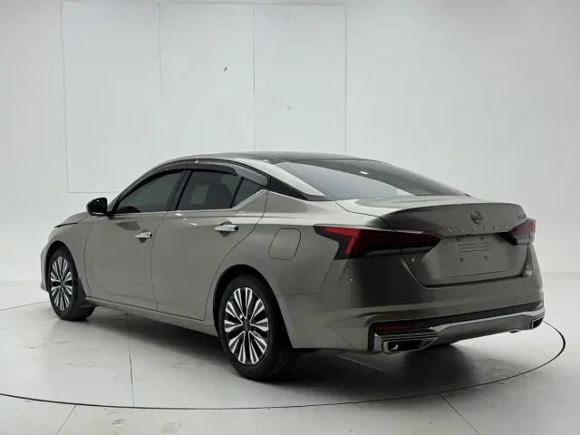 Nissan Teana — Фото автомобиля 6