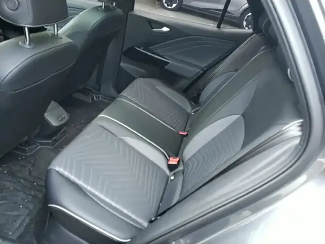 Volkswagen ID.3 — Фото автомобиля 16