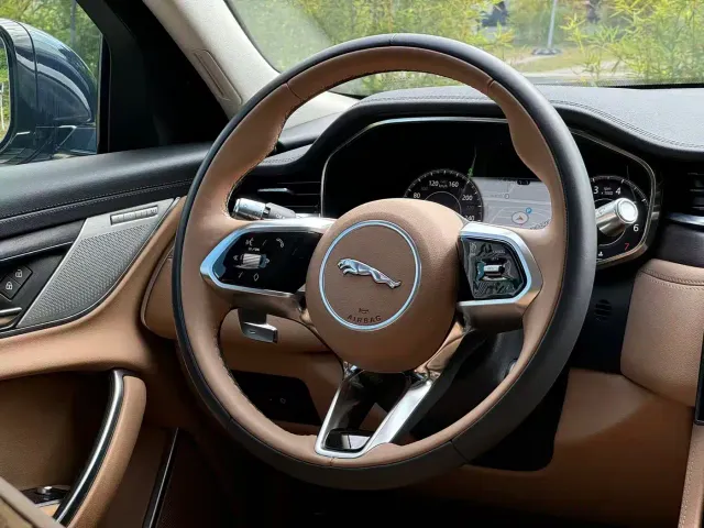 Jaguar XFL — Фото автомобиля 17
