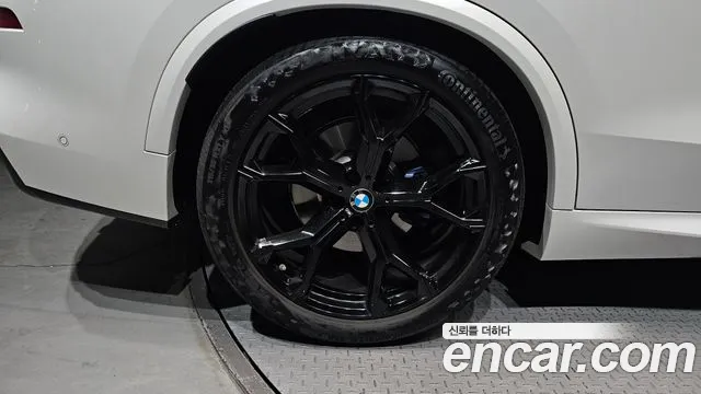 BMW X5 xDrive 40i M Sport — Фото автомобиля 5