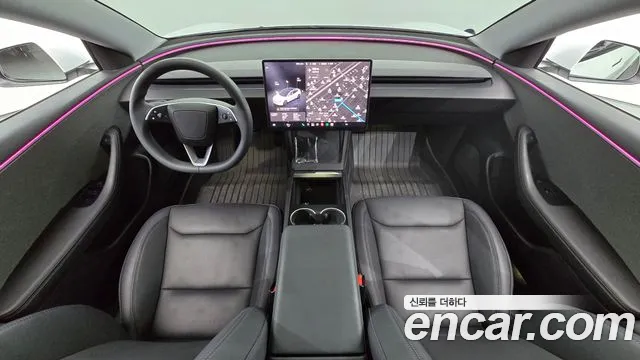 Tesla Model 3 — Фото автомобиля 10