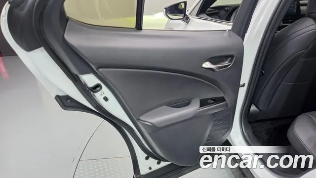 Lexus UX UX250h — Фото автомобиля 25
