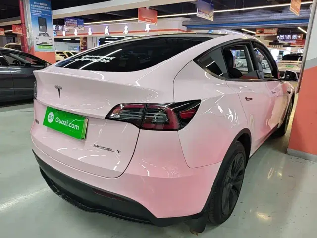 Tesla Model Y — Фото автомобиля 6
