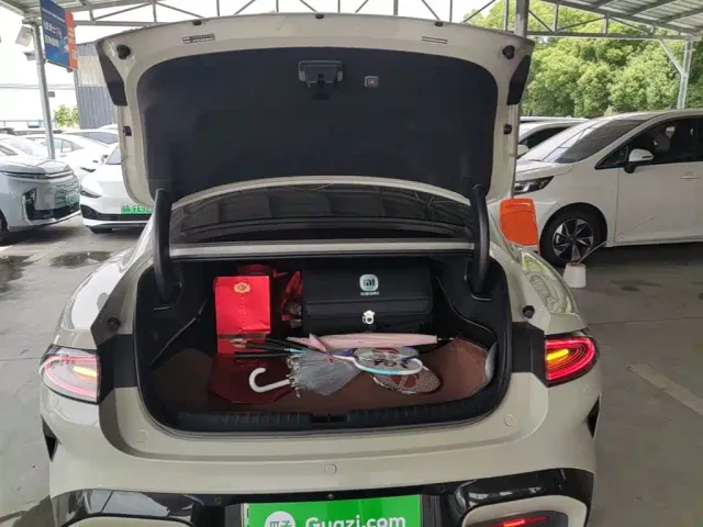 Xiaomi SU7 — Фото автомобиля 18