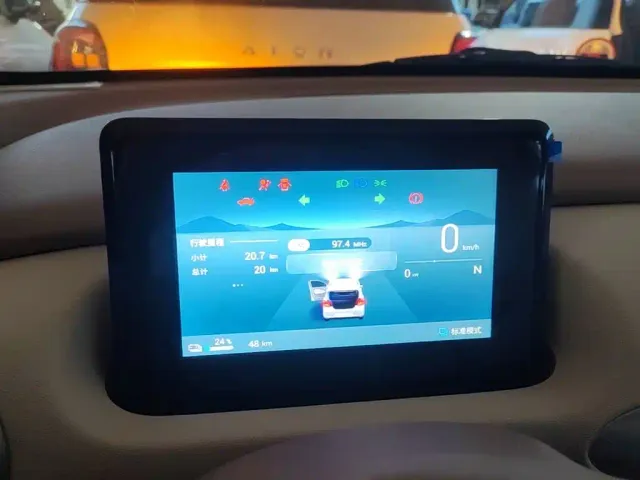 Wuling Hongguang Mini EV — Фото автомобиля 11
