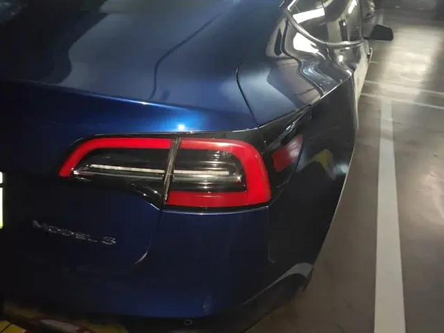 Tesla Model 3 — Фото автомобиля 7
