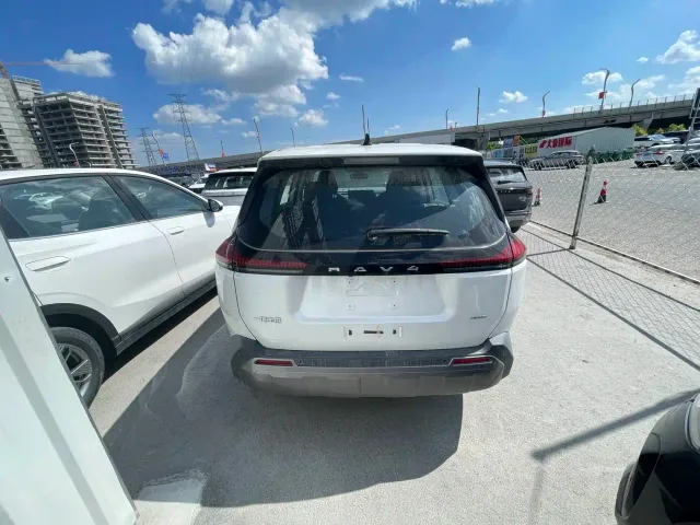 Toyota RAV4 — Фото автомобиля 2