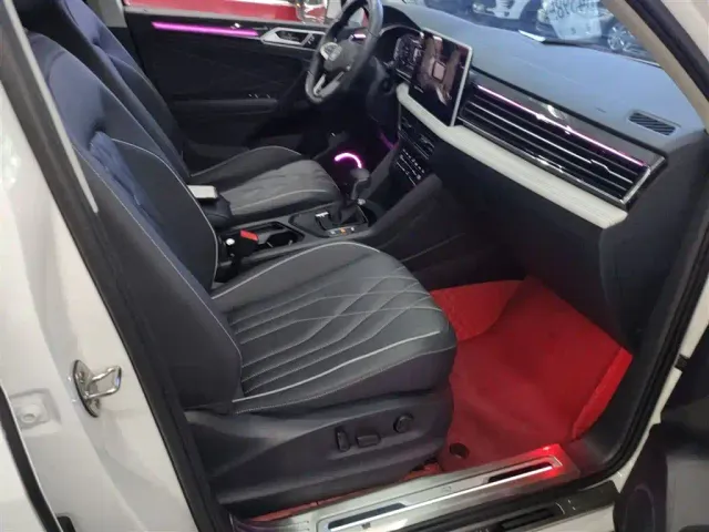 Volkswagen Tiguan L — Фото автомобиля 19