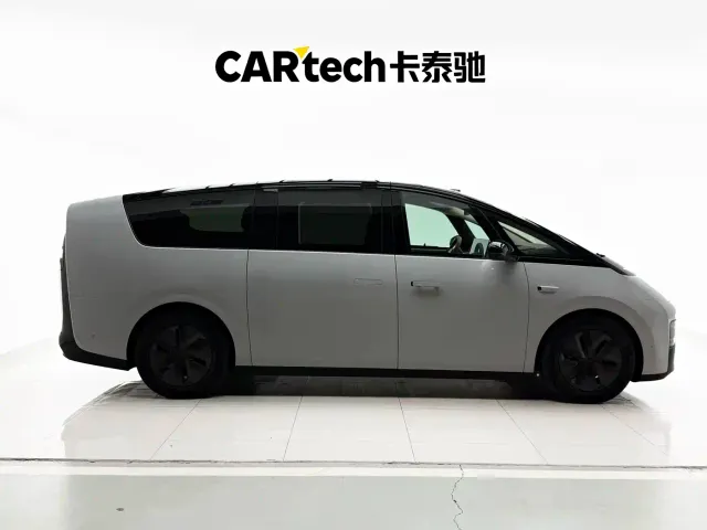 Li Auto MEGA — Фото автомобиля 5