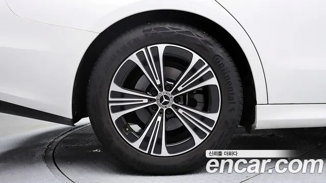 Mercedes-Benz E-Class W214 — Фото автомобиля 18