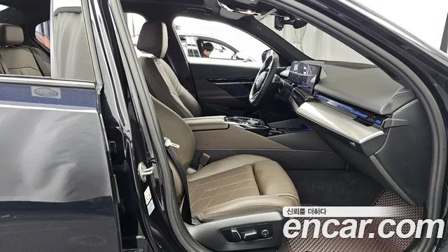 BMW 5-Series 5 серия (G60) 523d M Sport — Фото автомобиля 11