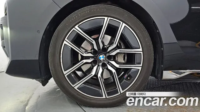 BMW 7 Series G70 — Фото автомобиля 5
