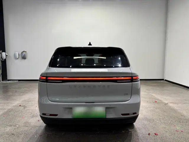 Leapmotor C10 — Фото автомобиля 13
