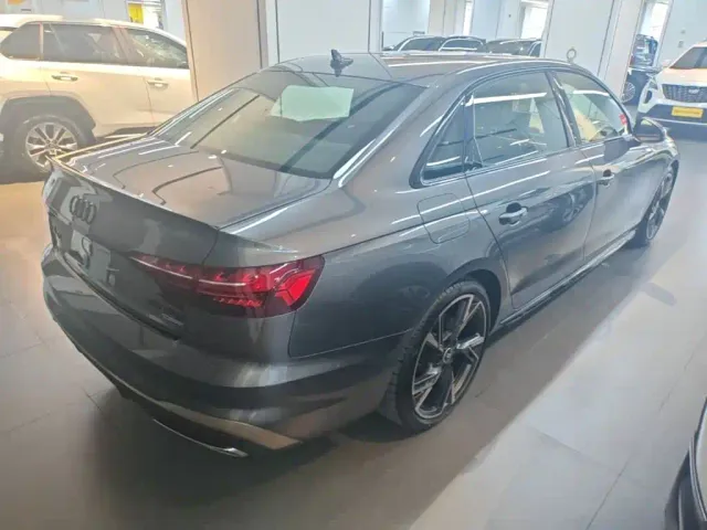Audi A4L — Фото автомобиля 6