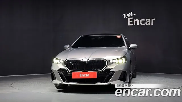 BMW 5-Series — Фото автомобиля 3