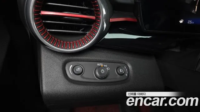 ChevroletGMDaewoo Trax Trax Кроссовер 1.2 Red Line — Фото автомобиля 18