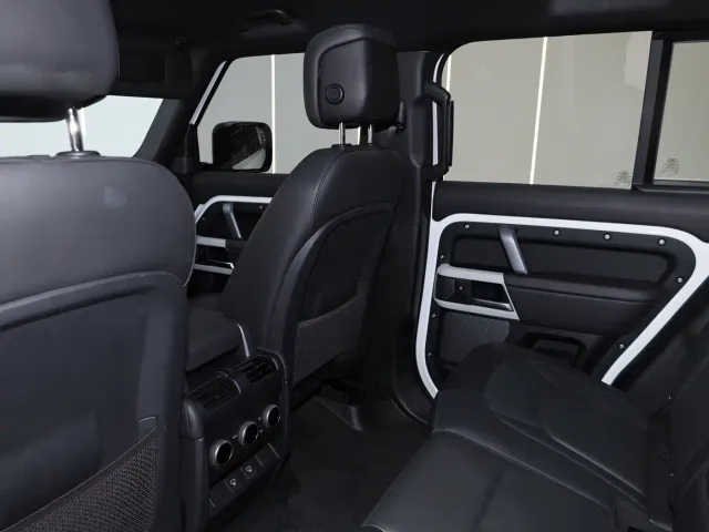 Land Rover Defender — Фото автомобиля 20