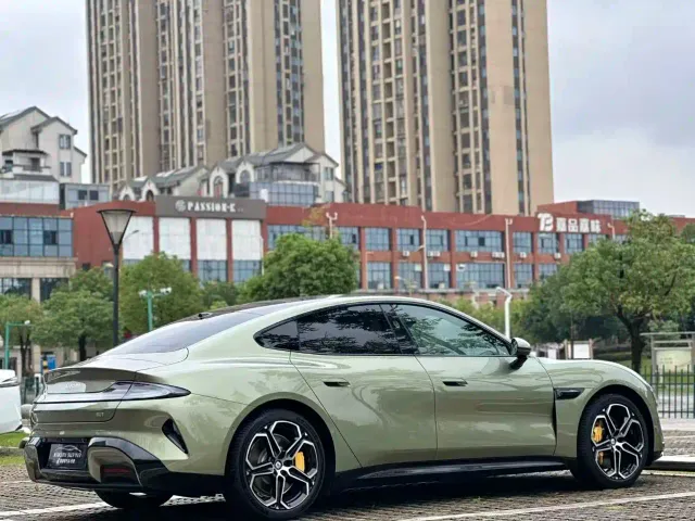 Xiaomi SU7 — Фото автомобиля 8