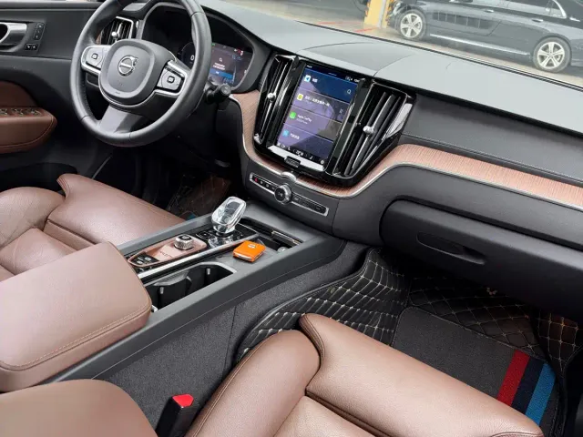 Volvo XC60 — Фото автомобиля 11