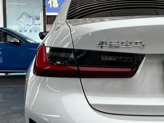 BMW 3 Series — Фото автомобиля 10