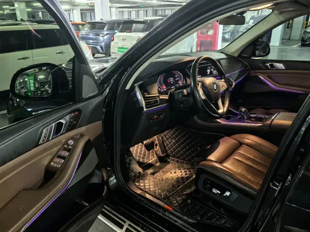 BMW X7 — Фото автомобиля 12
