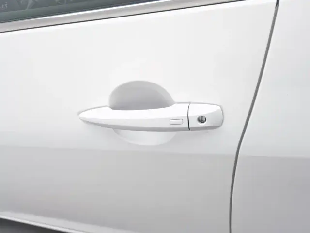 Nissan Sylphy 2023 1.6L CVT Deluxe Edition — Фото автомобиля 18