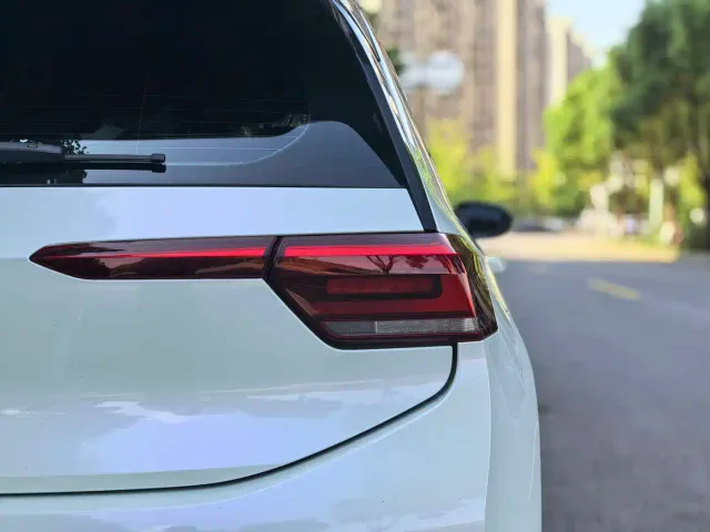 Volkswagen ID.3 — Фото автомобиля 8