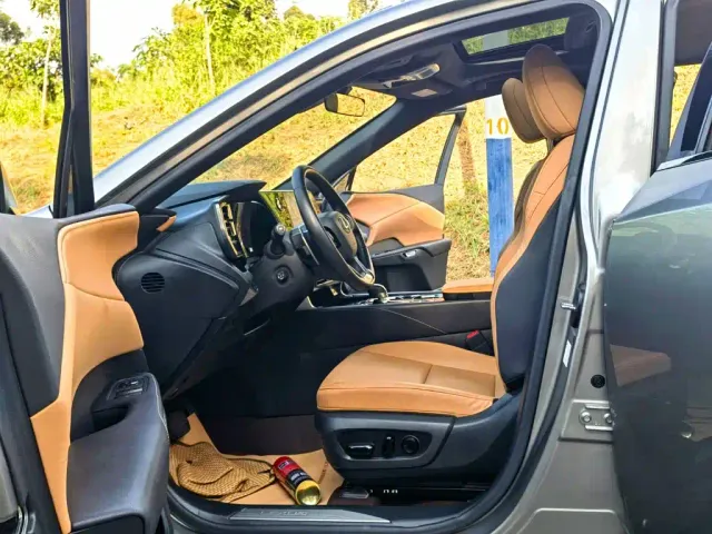 Lexus RX — Фото автомобиля 9