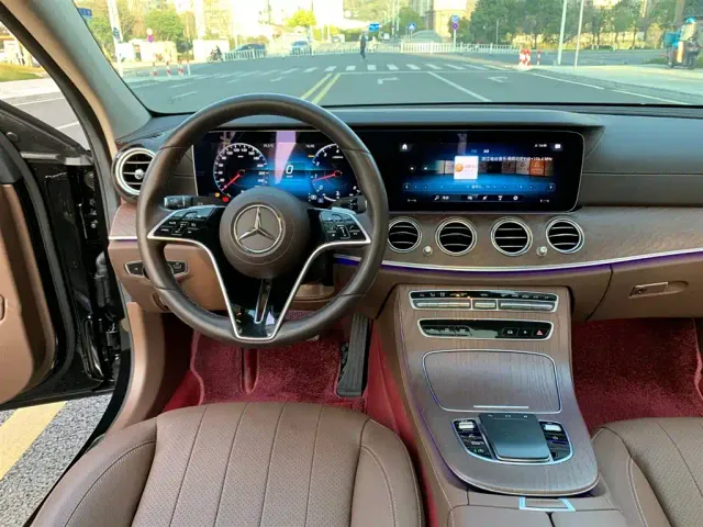 Mercedes-Benz E-Class — Фото автомобиля 11