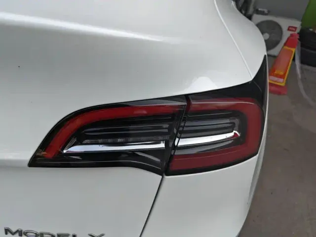 Tesla Model Y — Фото автомобиля 7