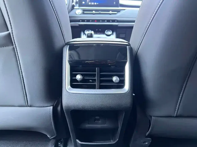 Chery Tiggo 8 — Фото автомобиля 14