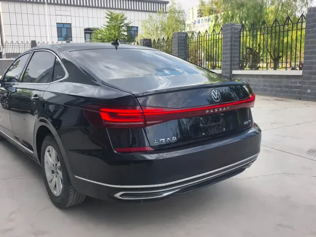 Volkswagen Passat — Фото автомобиля 17