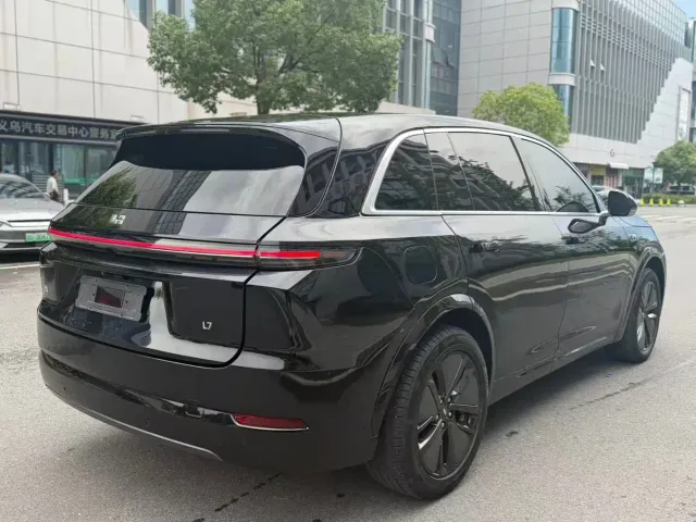 Li Auto L7 — Фото автомобиля 9
