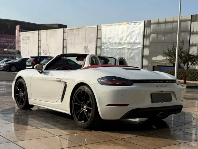 Porsche 718 — Фото автомобиля 15