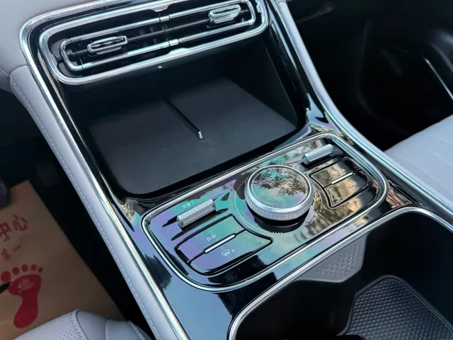 Geely Galaxy Stellar 6 — Фото автомобиля 9