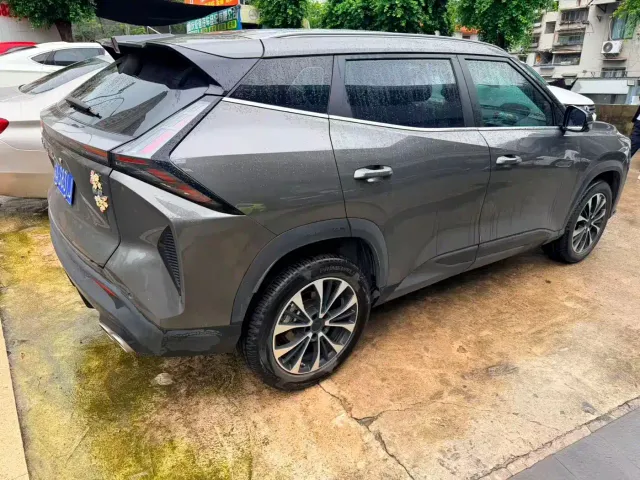 Geely Boyue — Фото автомобиля 8